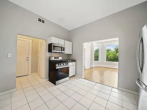 3129-3131 W Augusta Blvd #3129-2F Photo 1