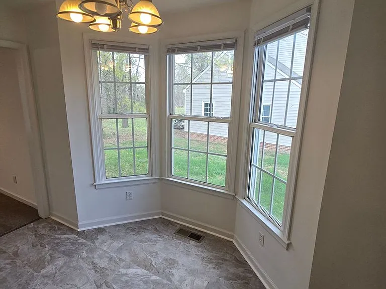 312 Shade Tree Dr — Photo 9