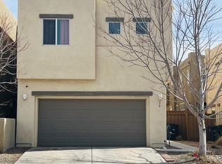 16 Carson Valley Way, Santa Fe, NM 87508