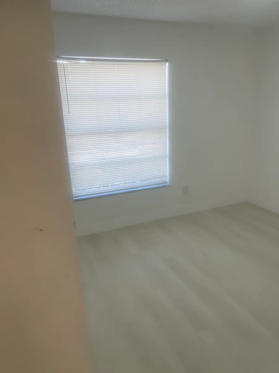 Building Photo - 202 Sparrow Dr #1