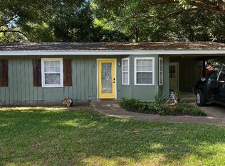 4 Mayfair Ct, Ocean Springs, MS 39564