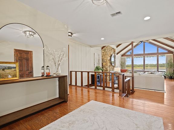 4th image of 589 NW Harris Lake Dr