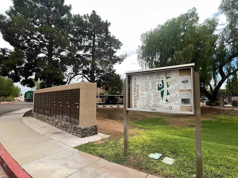 E Belleview Pl — Photo 31