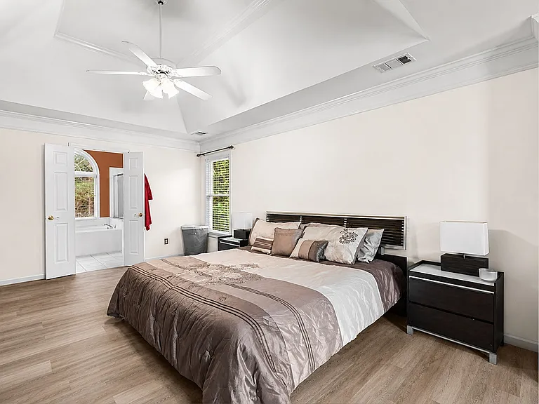 2208 Snug Hbr NE — Photo 9