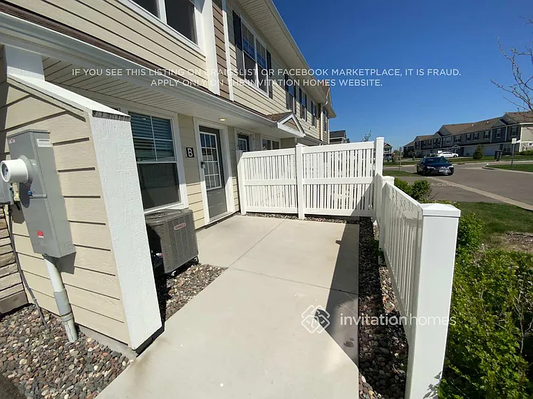 10948 Yalta St #B — Photo 2