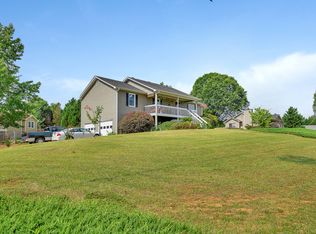 184 Sweetwater Ln, Powder Springs, GA 30127