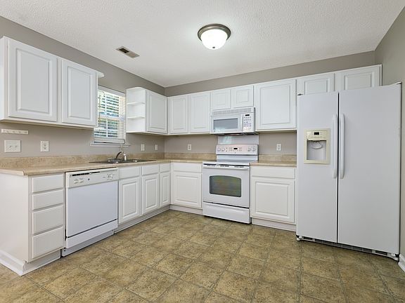 4th image of 515 S Brown Beaver Ct