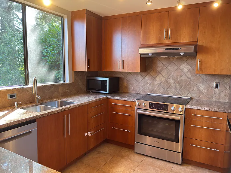 895 Marin Dr — Photo 12