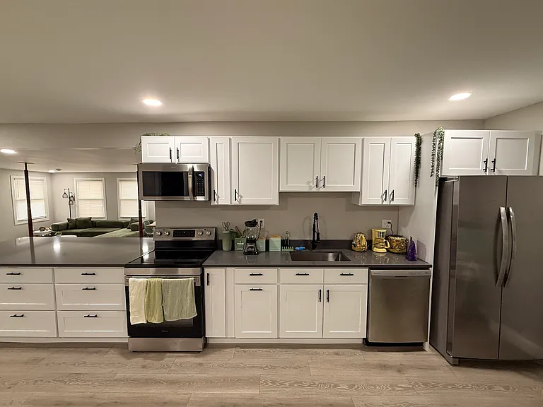 2 Roosevelt Dr #1 — Photo 9