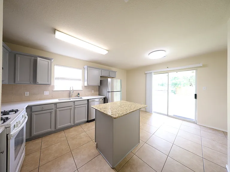 1153 Miss Kimberlys Ln — Photo 5