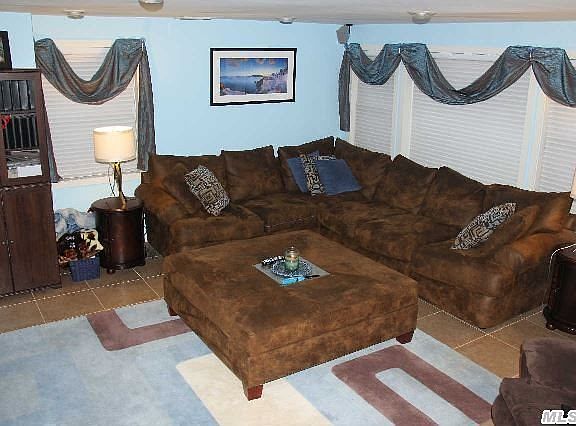 4th image of 57 Hill Dr