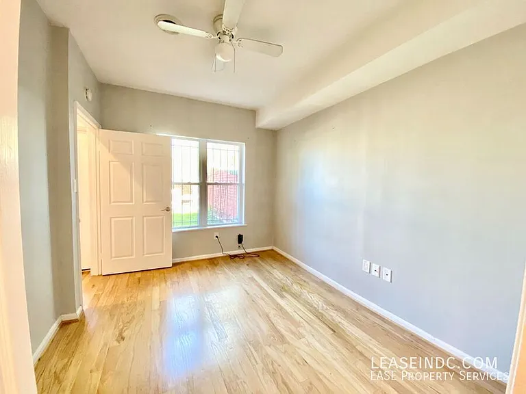 1721 11th St NW #1 — Photo 17