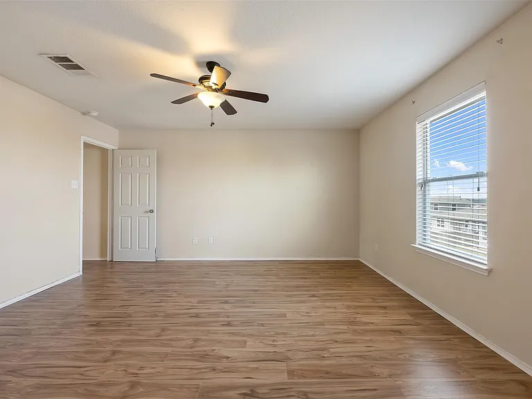 13405 Lismore Ln — Photo 23