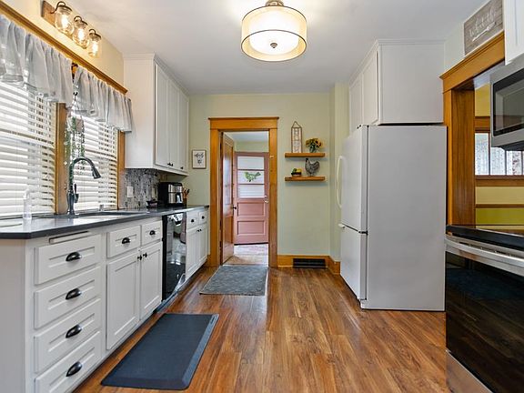 4th image of 113 E Beacon Ave
