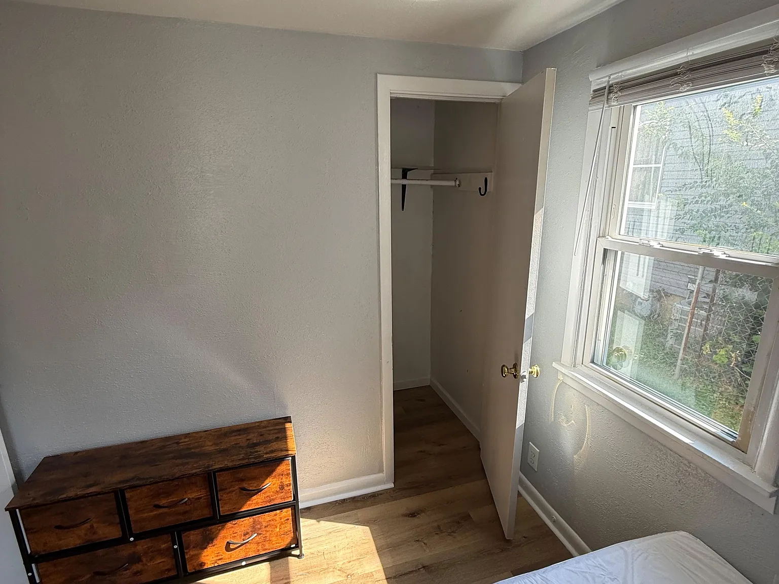 4 bed, 3.0 bath, 2800 sqft, $845 — Photo 3