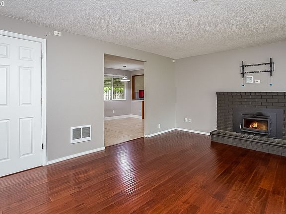 2nd image of 2404 NE 156th Ave