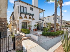 410 Goldenrod Ave, Corona Del Mar, CA