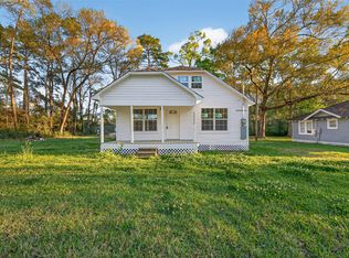 26250 Shadow Ln, New Caney, TX 77357