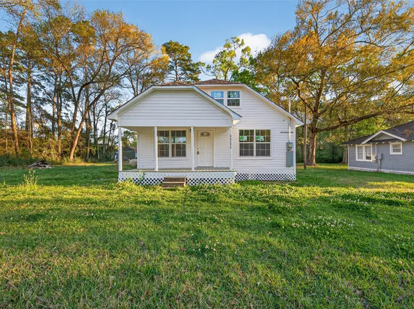 26250 Shadow Ln, New Caney, TX 77357