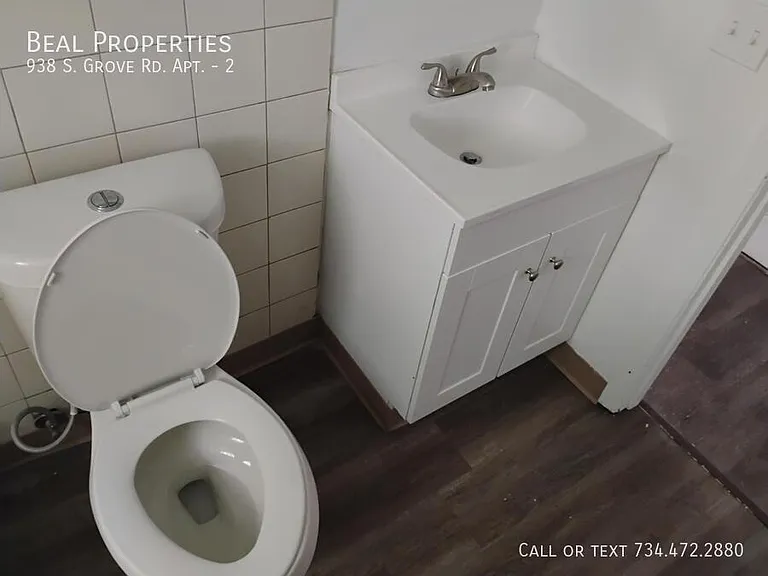 938 S Grove St #2 — Photo 6