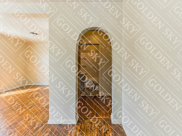 826 W Main St — Photo 8