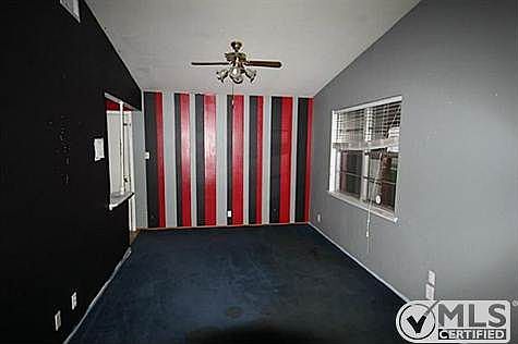 2nd image of 1004 Memorial Dr