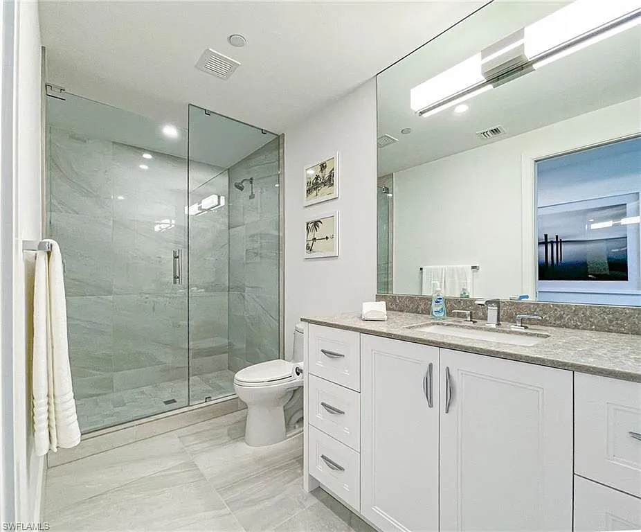 3 bed, 4.5 bath, 3287 sqft, $20,000 — Photo 4