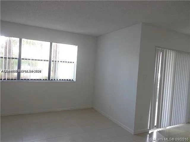 540 S Park Rd #159 — Photo 5