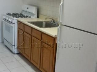 3206 29th St APT 3A, Astoria, NY 11106
