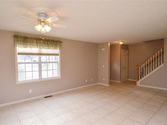 4th image of 20 Barkwood Ln
