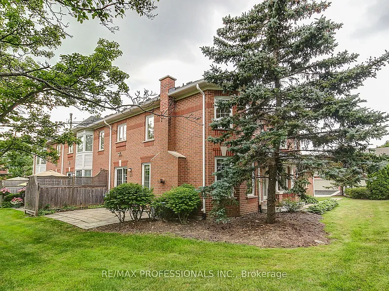 2145 Country Club Dr E #23 — Photo 32