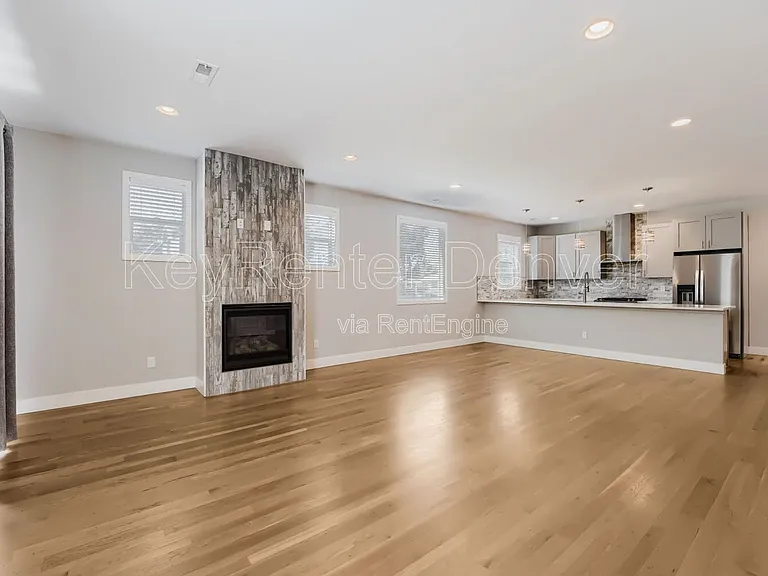 758 S Leyden St — Photo 4