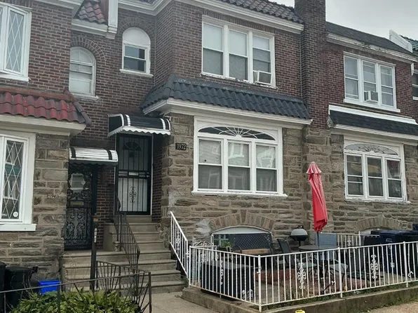 1972 Sterling St, Philadelphia, PA 19138