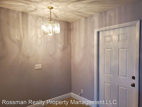 4th image of 422 Valley Dr