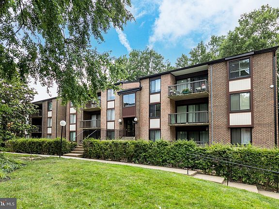 3rd image of 9708 Kingsbridge Dr APT 103