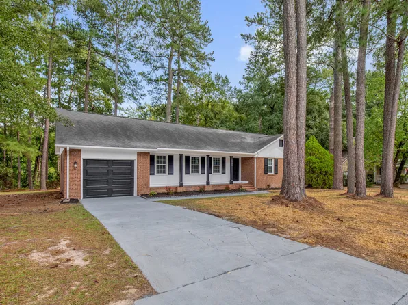 1729 Boros Dr, Fayetteville, NC 28303
