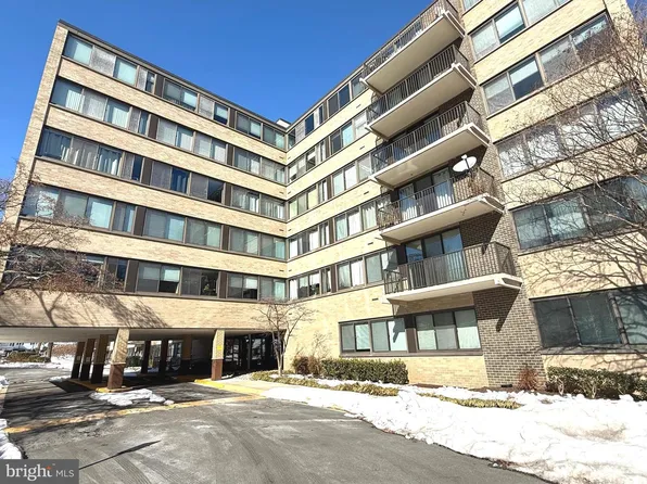 600 Roosevelt Blvd APT 611, Falls Church, VA 22044