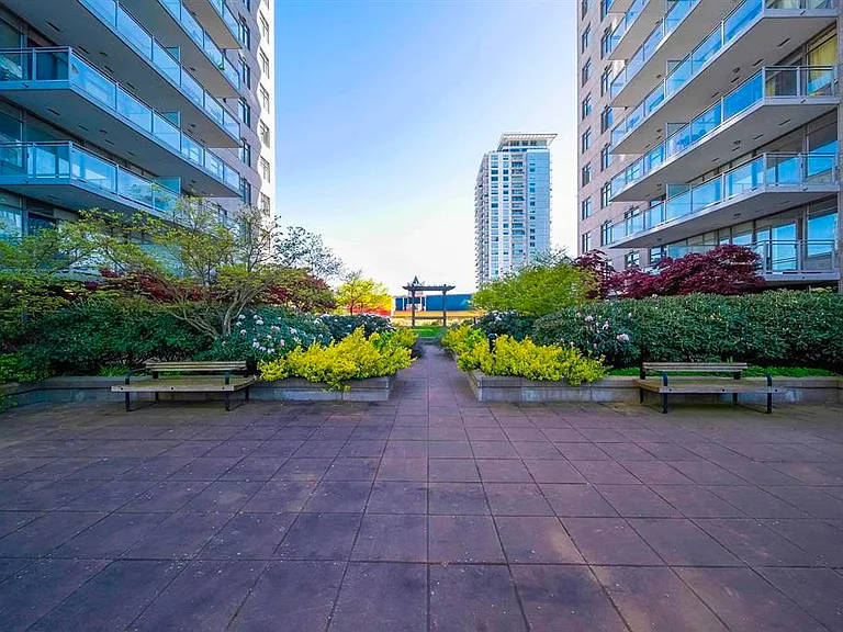 892 Carnarvon St #2203 — Photo 7