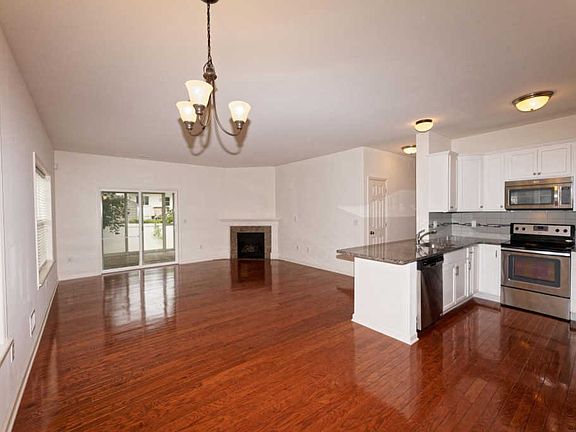 5th image of 41 Stacey Ct