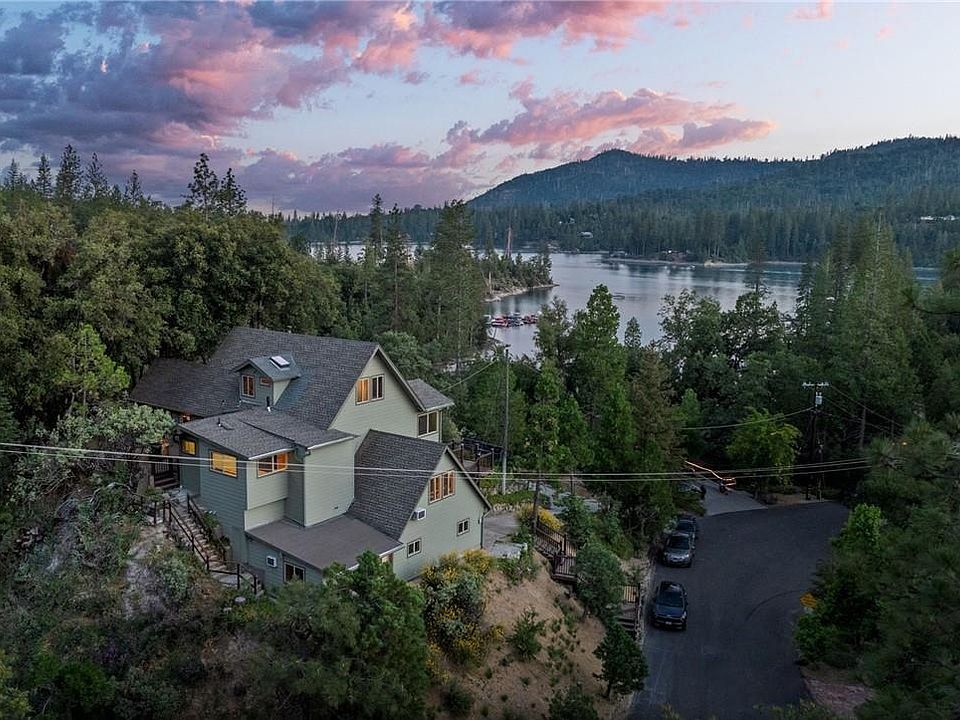 1st image of 55500 Lake Point Dr