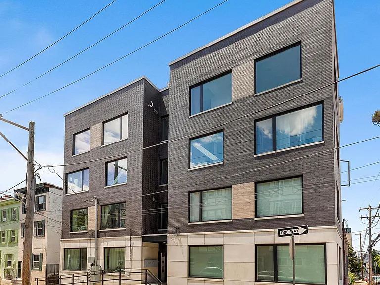 LUDLOW_4100 — Photo 40