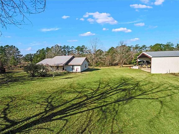 3rd image of 40135 Anderson Rd