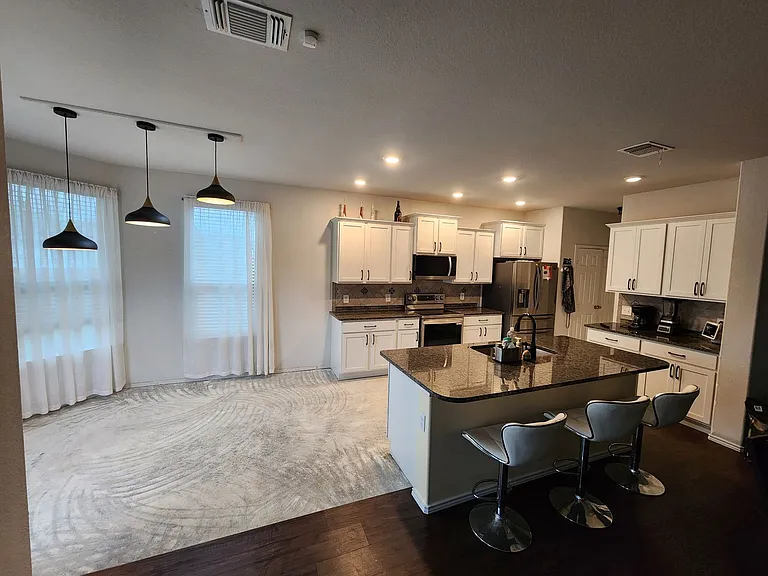 904 Garden Green Dr — Photo 7