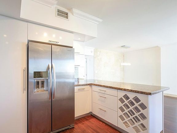 5th image of 1330 West Ave APT 1808
