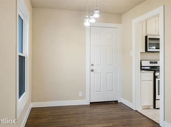 5th image of 10614R Cayuga Dr
