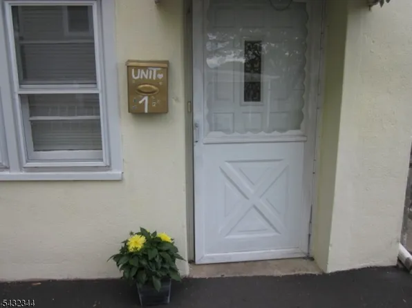 16 Shunpike Rd, Summit, NJ 07901