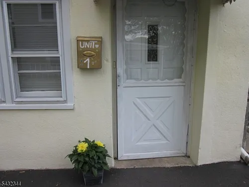 16 Shunpike Rd Photo 1
