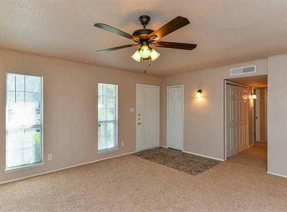 3rd image of 2323 Wildbriar Dr