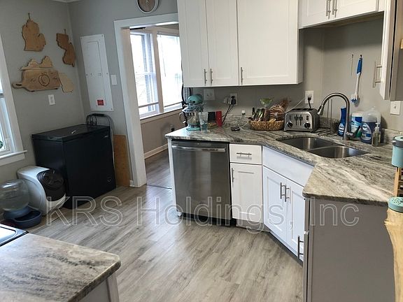 3rd image of 20 Kirby St