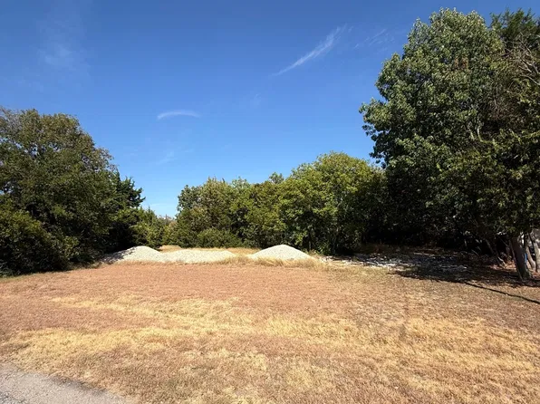 3226 Belvedere Rd, Lancaster, TX 75134